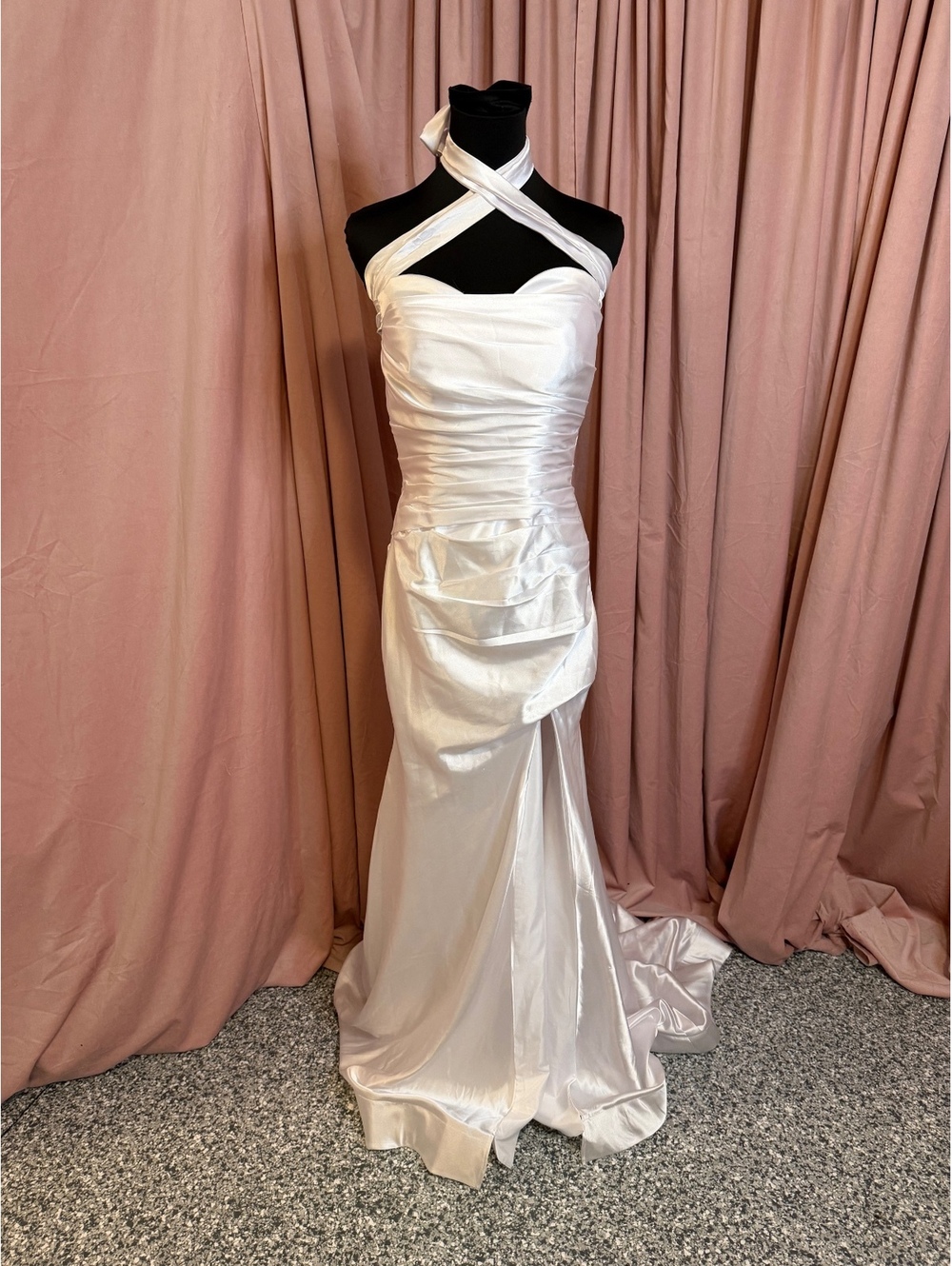 Elegant White Satin Halter Neck Wedding Dress with Lace-Up Back and Train